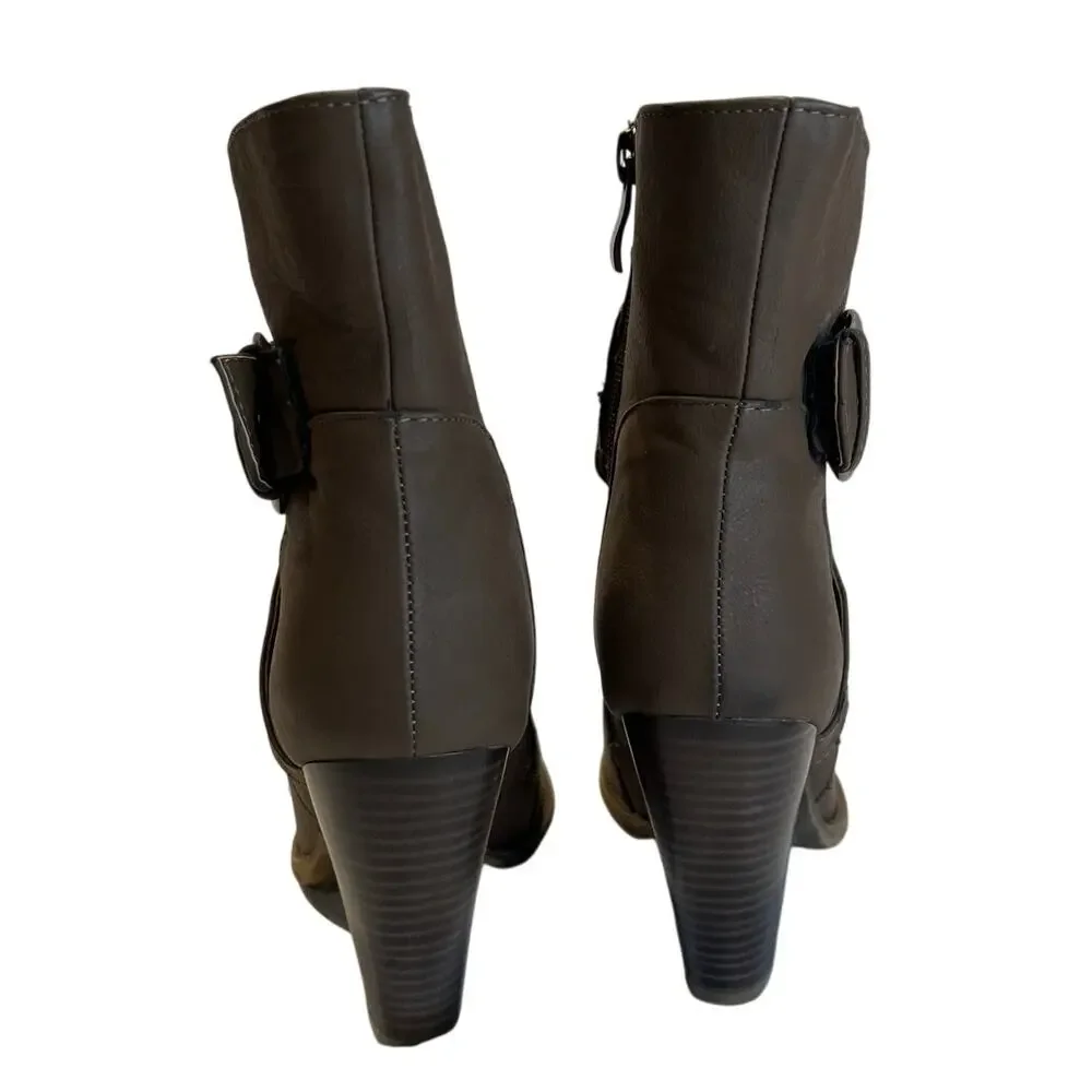 Reneeze Size 7 Faux Leather Heeled Boot - Lined